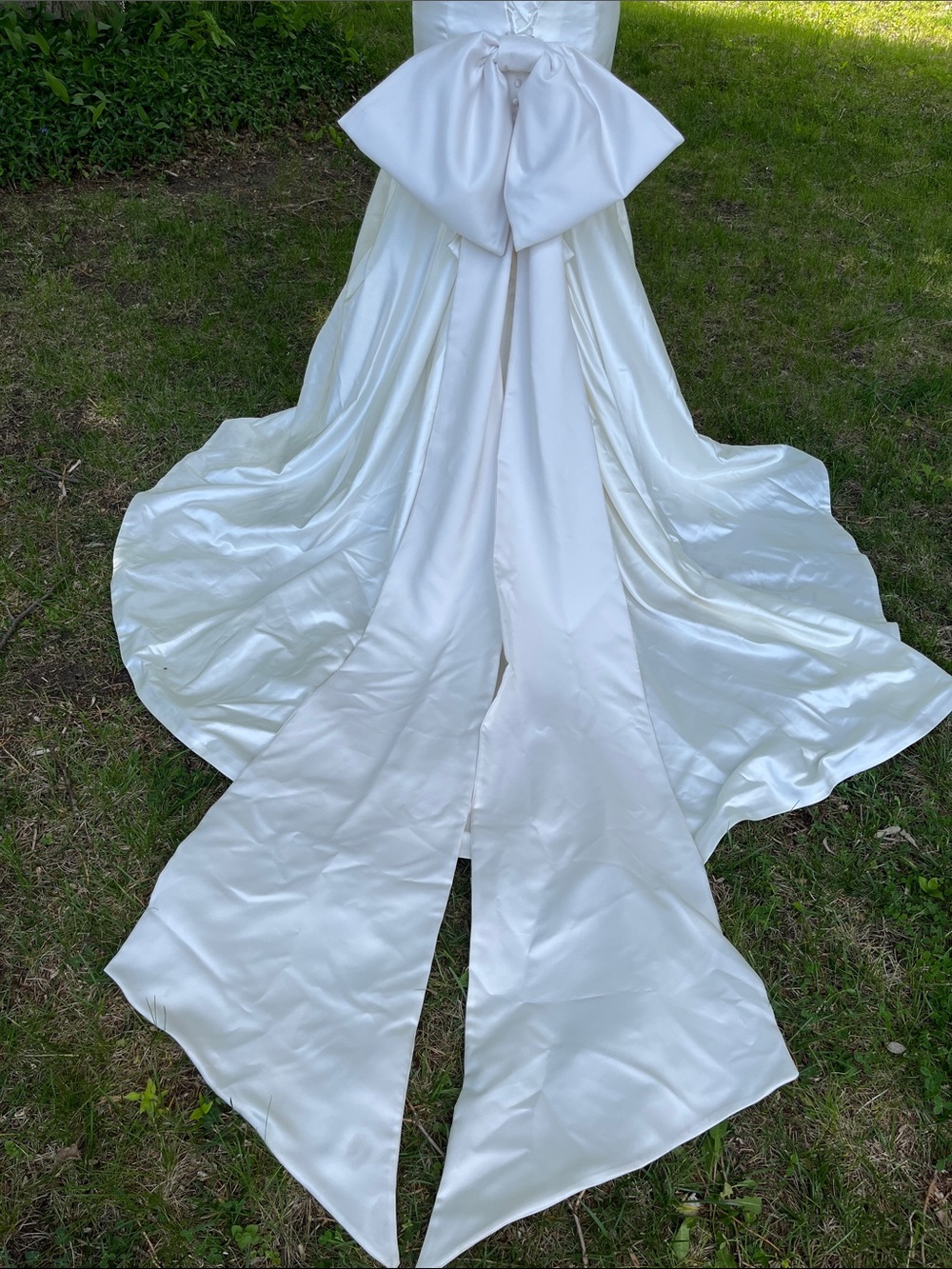 Elegant Dove  ivory Satin Bridal Removable Bow Train - Women Accessories